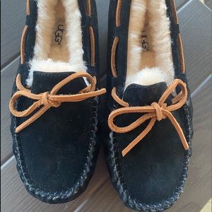 UGG Ascot slippers